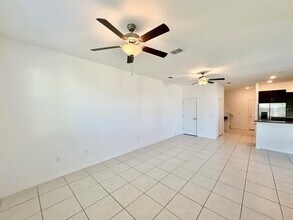 14302 Editors Note St in Sun City Center, FL - Building Photo - Building Photo