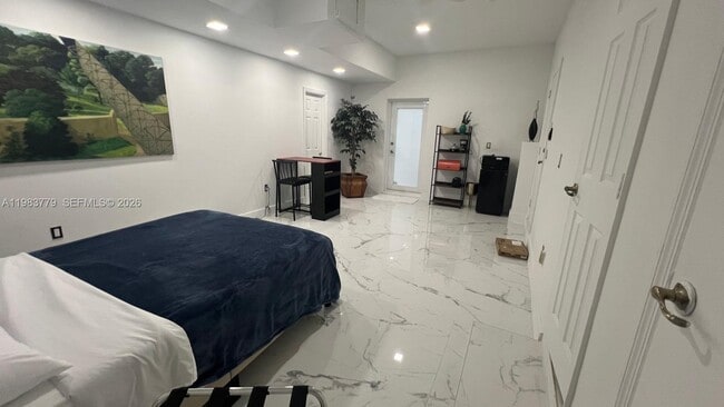 10042 SW 161st Ave in Miami, FL - Building Photo - Building Photo