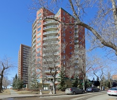 Grandin Green in Edmonton, AB - Building Photo