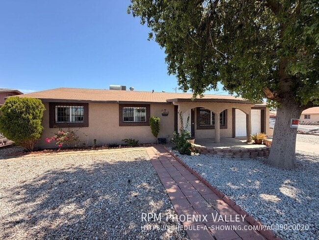 property at 301 N 3rd St