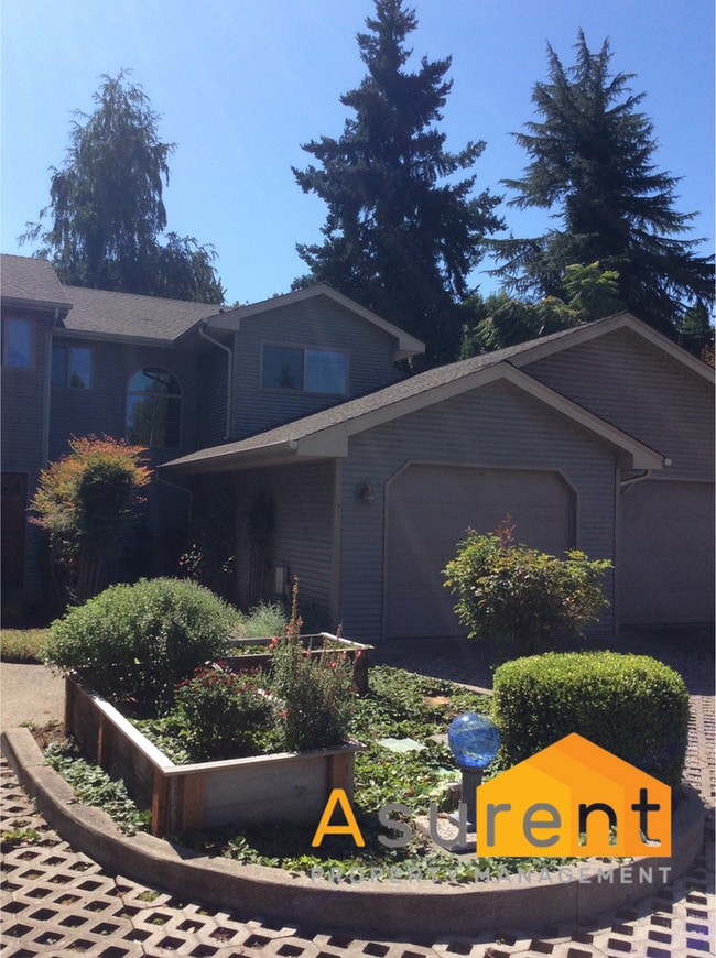 property at 1106 E 11th St
