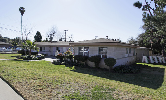 131-141 N Beech St in Escondido, CA - Building Photo - Building Photo