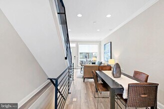 2444 Ingersoll St in Philadelphia, PA - Building Photo - Building Photo