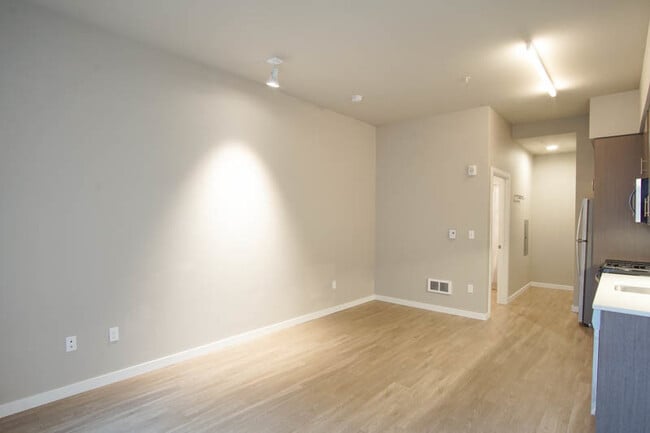 1317 SE Lambert St in Portland, OR - Building Photo - Building Photo