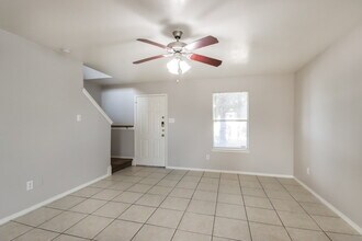 21243 Linden House Ct in Humble, TX - Building Photo - Building Photo