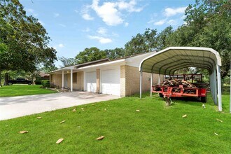 5618 Avenue M 1/2 in Santa Fe, TX - Building Photo - Building Photo