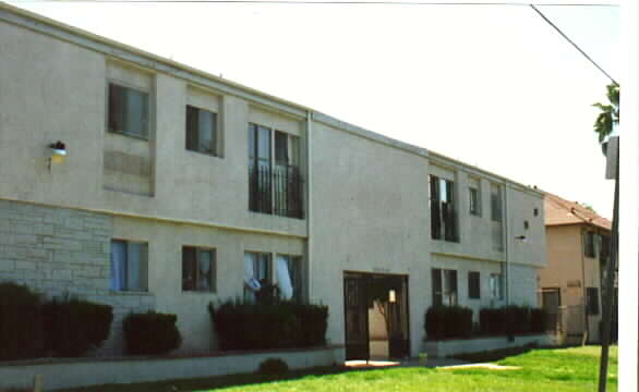 6232-6236 Hazeltine Ave in Van Nuys, CA - Building Photo - Building Photo