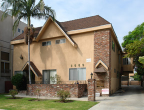 3669 Empire Dr in Los Angeles, CA - Building Photo - Other