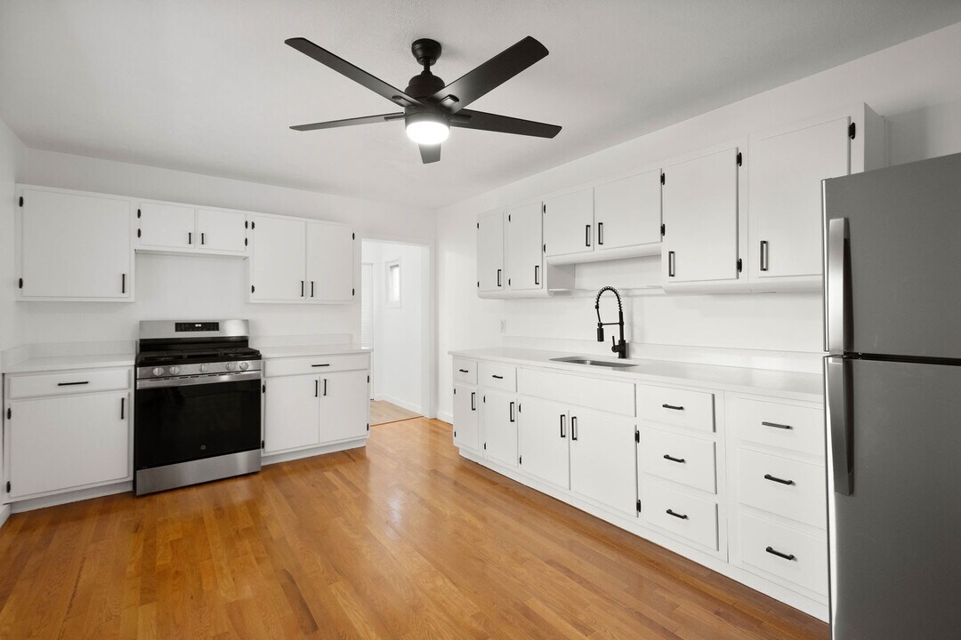 15 Holt St in Pittsburgh, PA - Building Photo
