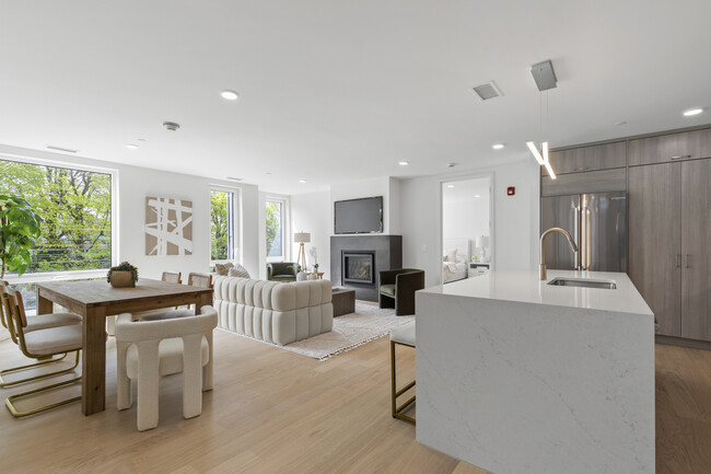 33 Calvert St