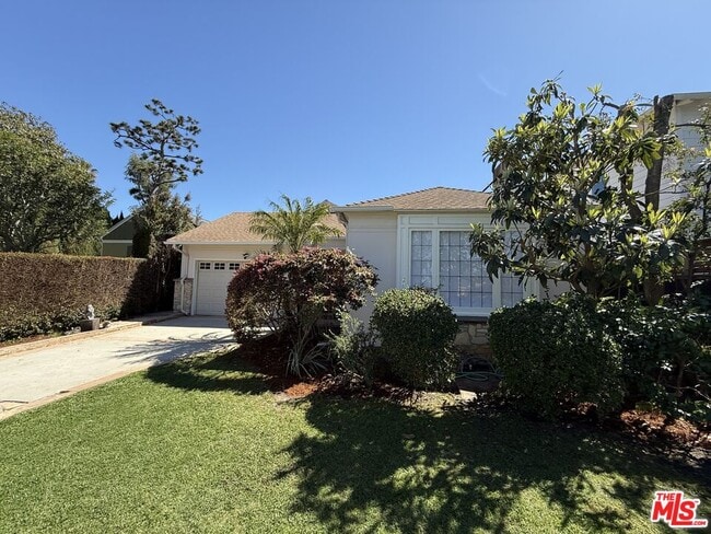 2910 Motor Ave in Los Angeles, CA - Building Photo - Building Photo