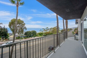 Ocean Edge @ Laguna Beach in Laguna Beach, CA - Building Photo - Building Photo