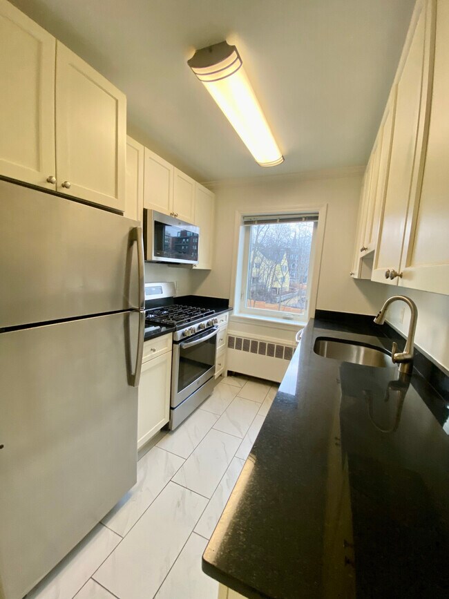 72 Saint Paul St in Brookline, MA - Building Photo - Building Photo