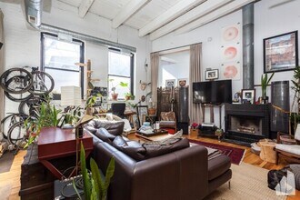 3312 N Ravenswood Ave-Unit -O5 in Chicago, IL - Building Photo - Building Photo