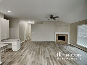 205 Old Spanish Trail in Waxahachie, TX - Building Photo - Building Photo