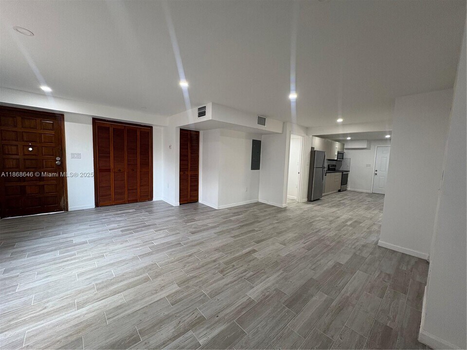 3291 SW 25th St in Miami, FL - Building Photo