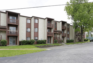 Rivertrail Apartments in St. Louis, MO - Foto de edificio - Building Photo