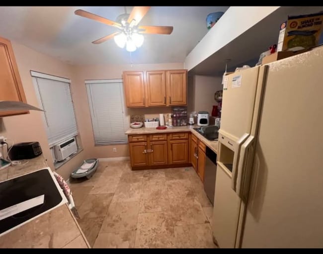 2671 Arjay Ct in Palm Harbor, FL - Foto de edificio - Building Photo