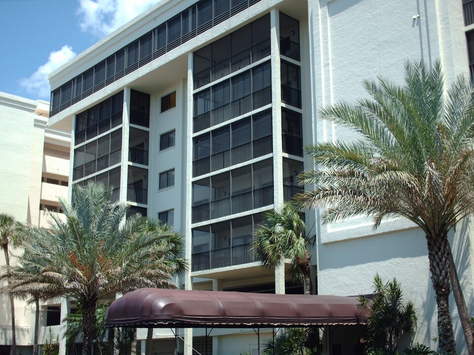 Lido Surf and Sand in Sarasota, FL - Foto de edificio