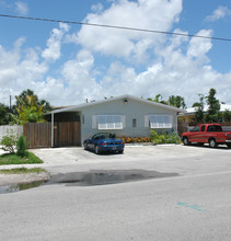 1645 N Dixie Hwy in Fort Lauderdale, FL - Building Photo - Building Photo