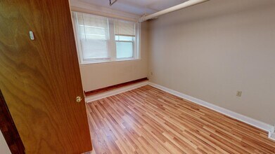 22 Harris St, Unit 1 in Brookline, MA - Building Photo - Building Photo