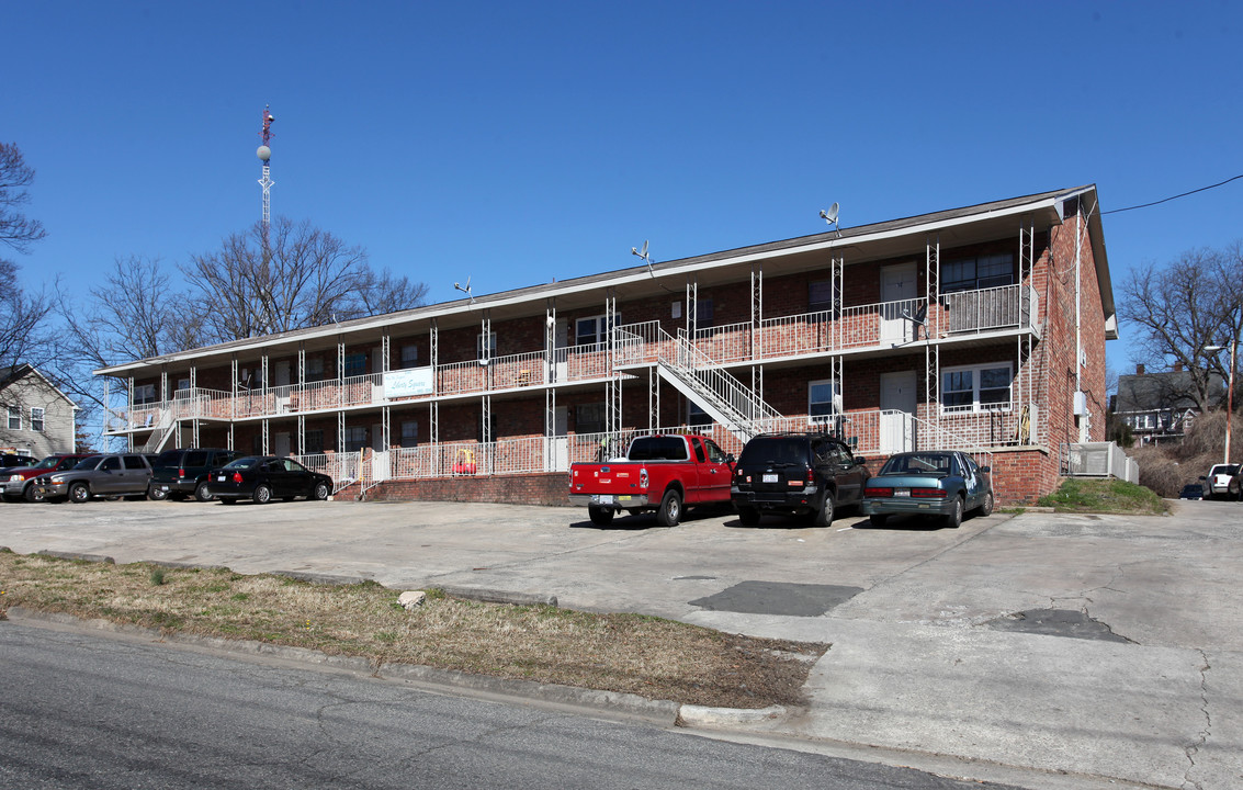 Liberty Square in Durham, NC - Building Photo