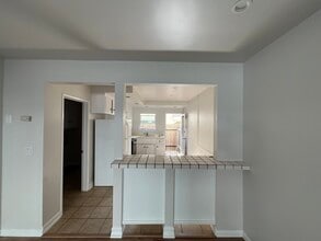 2411 Harriman Ln, Unit A in Redondo Beach, CA - Building Photo - Building Photo