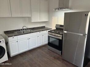 2726 E Willetta St, Unit 1 in Phoenix, AZ - Building Photo - Building Photo