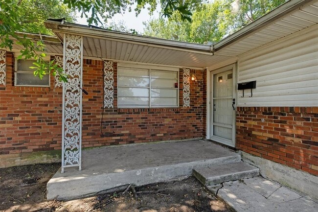 3320 Hampton Rd in Del City, OK - Building Photo - Building Photo