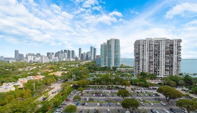 2475 Brickell Ave, Unit 1506 in Miami, FL - Building Photo - Building Photo