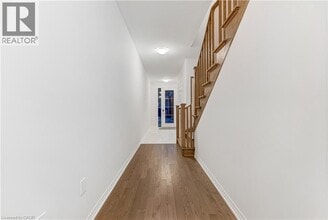 29 Blacklock St in Cambridge, ON - Building Photo - Building Photo