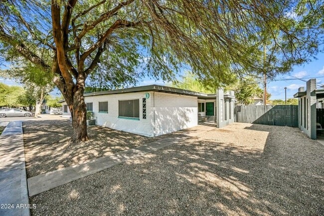 property at 1518 W Colter St