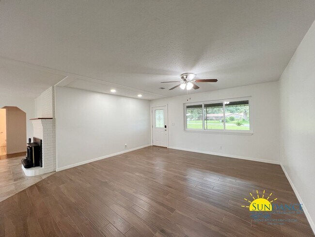 2948 Barton Rd in Crestview, FL - Building Photo - Building Photo