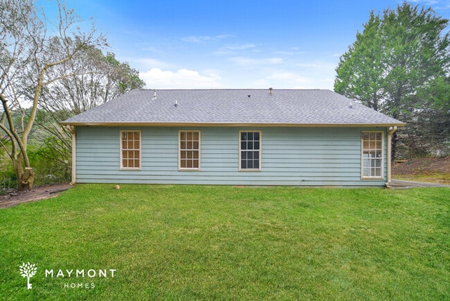 1711 Hearthstone Way in Jonesboro, GA - Foto de edificio - Building Photo