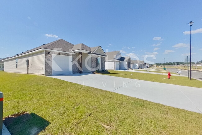 14231 War Admiral Ave in Denham Springs, LA - Building Photo - Building Photo