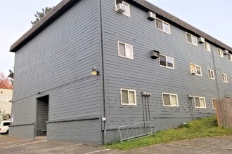 Watergate Apartments in Portland, OR - Foto de edificio - Building Photo