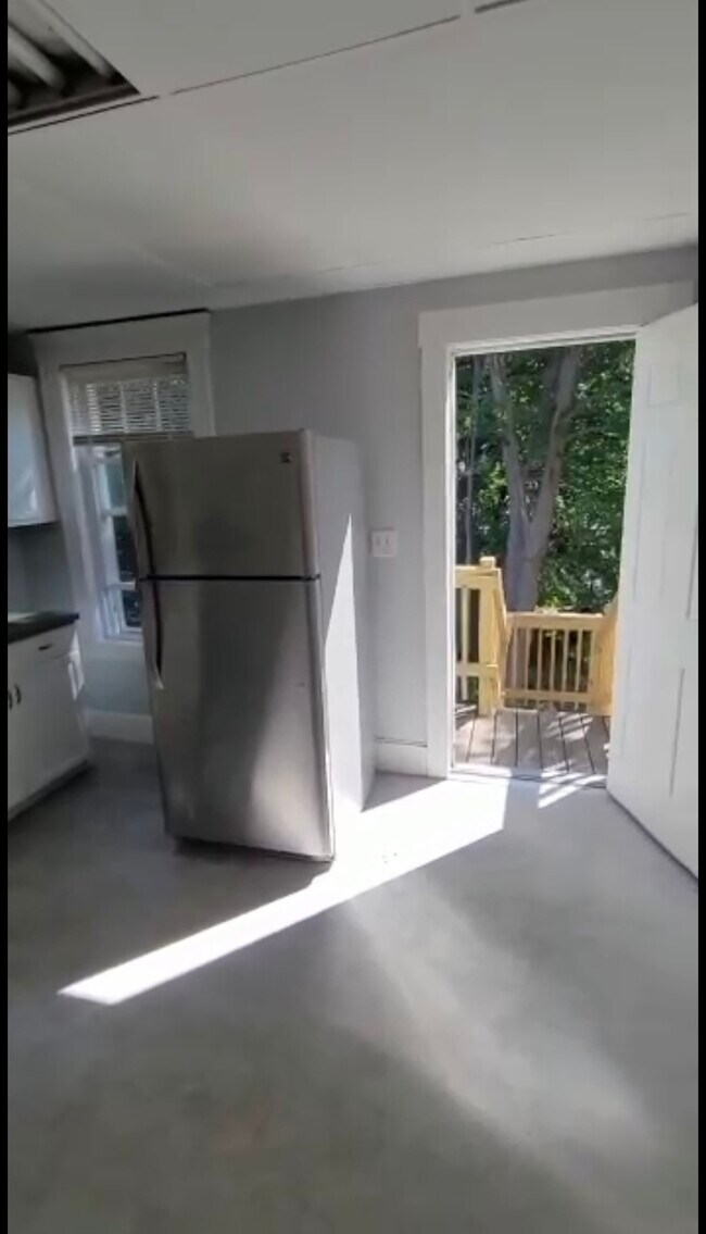 25 Lenox St Apartments and Nearby Lawrence Apartments For Rent