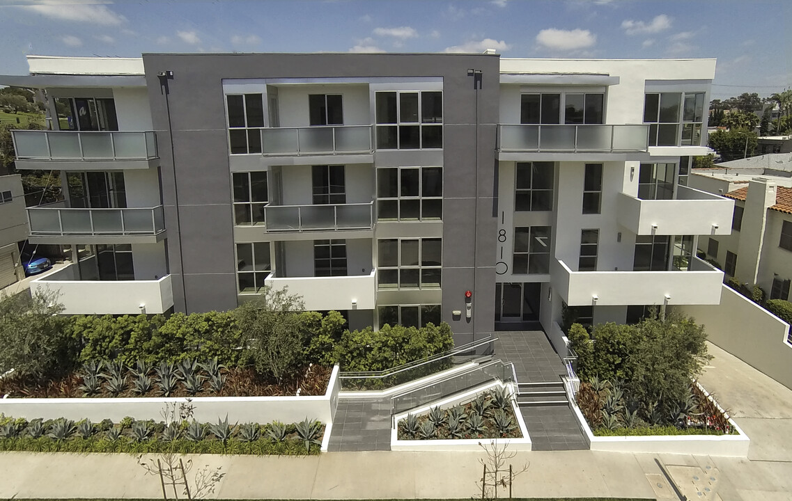 1810 Selby Ave, Unit 205 in Los Angeles, CA - Building Photo