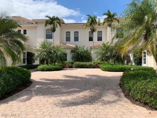 15543 Monterosso Ln in Naples, FL - Foto de edificio