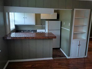 803 Eleanor Ave-Unit -803-A in San Antonio, TX - Building Photo - Building Photo