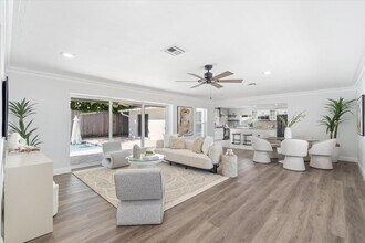 714 SW 25th Ave in Boynton Beach, FL - Building Photo - Building Photo