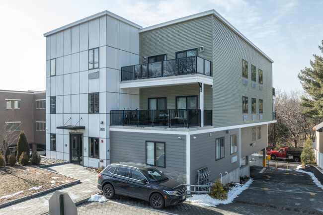 890 Palisade Ave in Teaneck, NJ - Building Photo - Building Photo