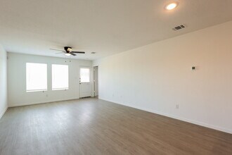 501 Chevre Rd in New Braunfels, TX - Building Photo - Building Photo