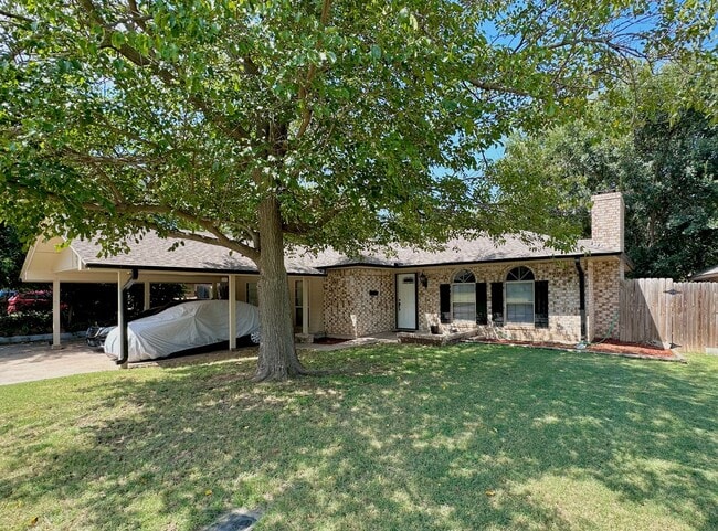 property at 5705 NW Chestnut Ln