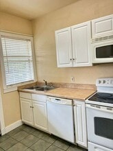 1209 E Fortification St, Unit #D in Jackson, MS - Foto de edificio - Building Photo