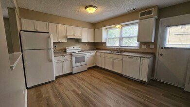 2018 E Caulder Ave in Des Moines, IA - Building Photo - Building Photo