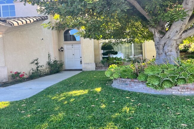 1453 Rancho Hills Dr in Chino Hills, CA - Building Photo - Building Photo