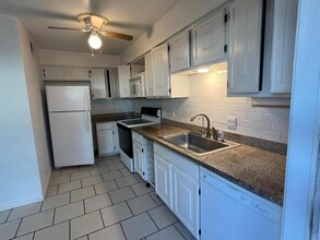 9463 Fondren Rd in Houston, TX - Building Photo - Building Photo