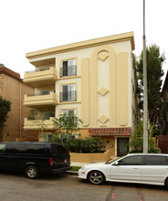 2045 S Bentley Ave in Los Angeles, CA - Building Photo - Building Photo