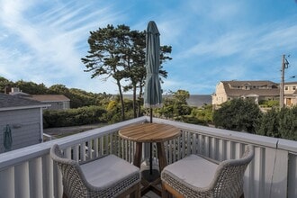 82 Bald Head Cliff Rd in York, ME - Building Photo - Building Photo